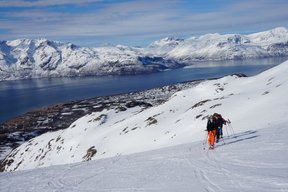 ski dans les alpes de Lyngen